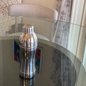 Gray Goose (world’s best tasting Vodka) buttle